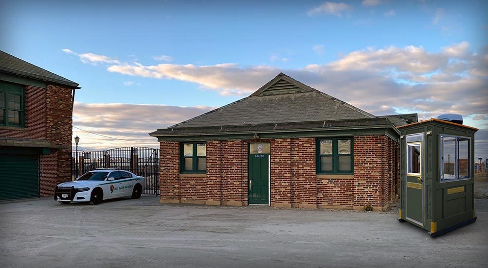 Guard Shed | The Guard Post 16 with a green color, at a local police station on Long Island, New York.