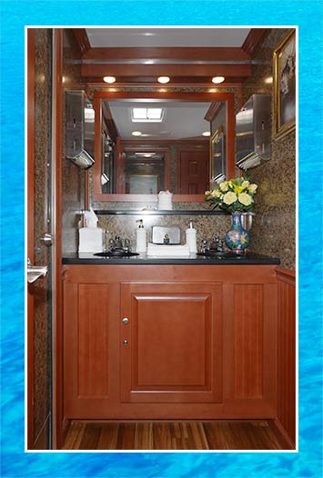 The Yachtsman Portable Restroom The Yachtsman Portable Restroom