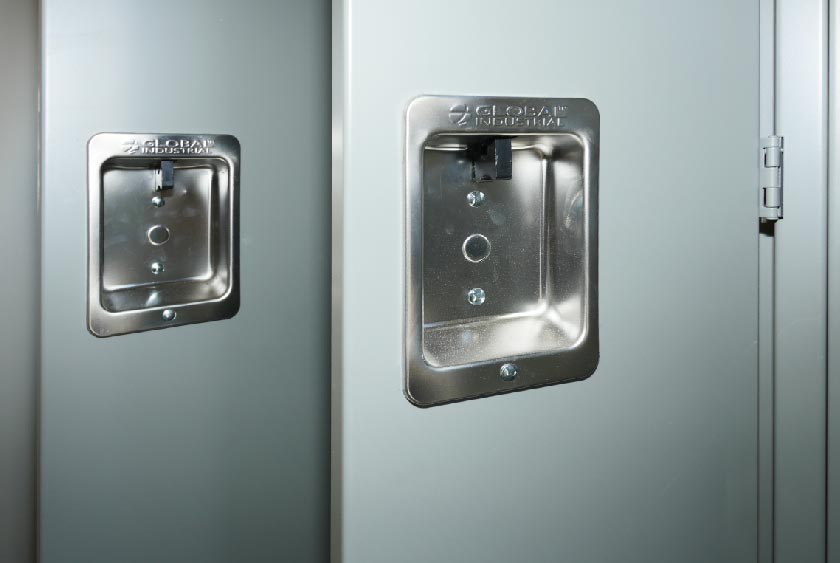 EACH LOCKER HAS THEIR OWN PADLOCK LOCKPAD FOR SECURITY