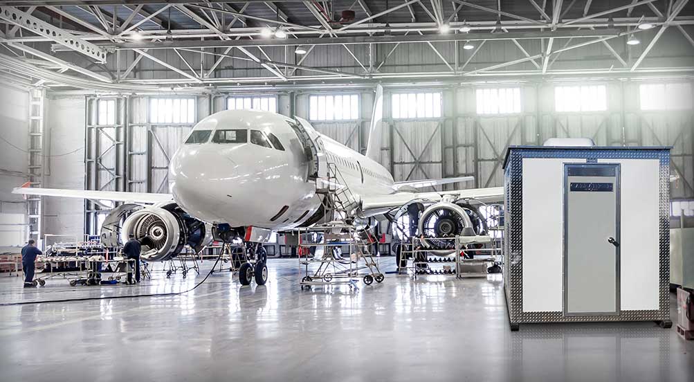 PORTABLE LOCKER ROOM | THE A48 LOCKER ROOM UNIT NEAR AN AIRPORT