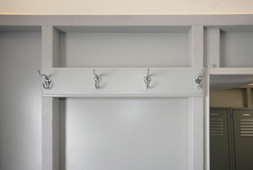 FOUR COAT AND HAT HOOKS ON THE INTERIOR