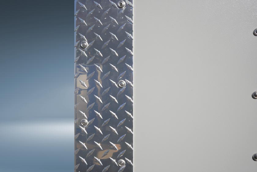 SHINY ALUMINUM EXTERIOR FINISH WITH DIAMOND PLATES