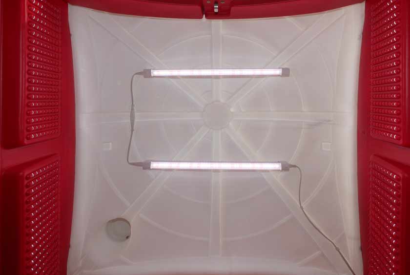 TRANSLUCENT ROOF AND LED CEILING LIGHTS OFFER PLENTY OF LIGHT FOR DAY AND NIGHT USE