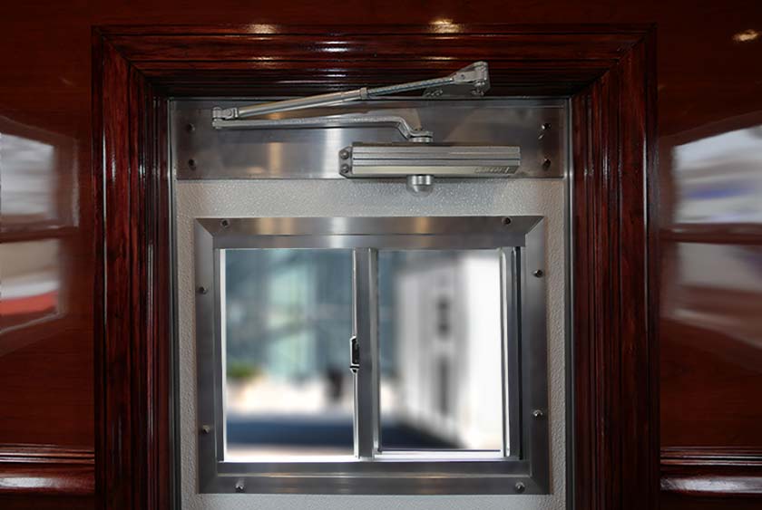 AUTOMATIC CLOSING DOOR FOR SECURITY AND CONVENIENCE