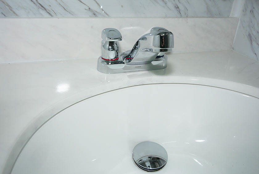 AUTOMATIC SHUTOFF FAUCET IS COMMERCIAL GRADE