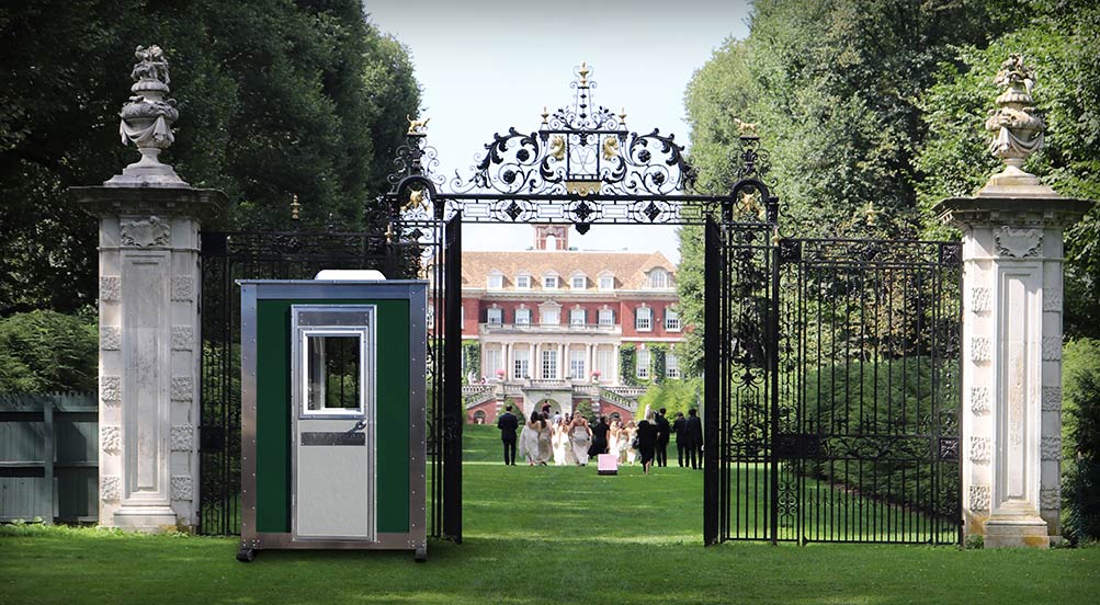 The WORLD View 25 booth rental is available for same-day delivery throughout New York City's five boroughs, Westchester County,  and  Long  Island's  Nassau  and  Suffolk  Counties.