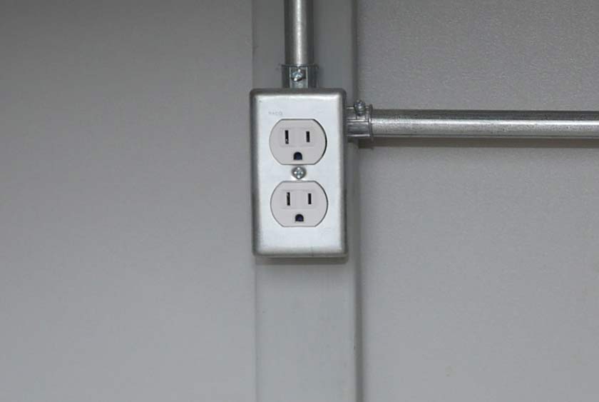 TWO-WAY 110V ELECTRIC OUTLET