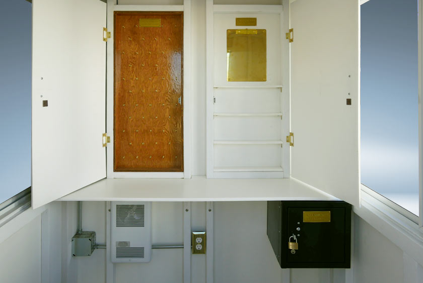 CABINETS HOUSE KEY HOOKS, CLIPBOARD AND SHELVES