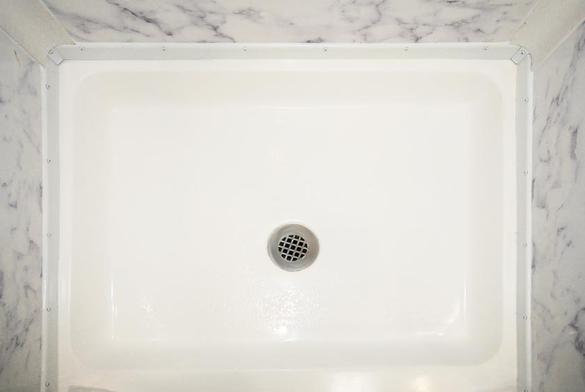 AMPLE ROOM INSIDE SHOWER