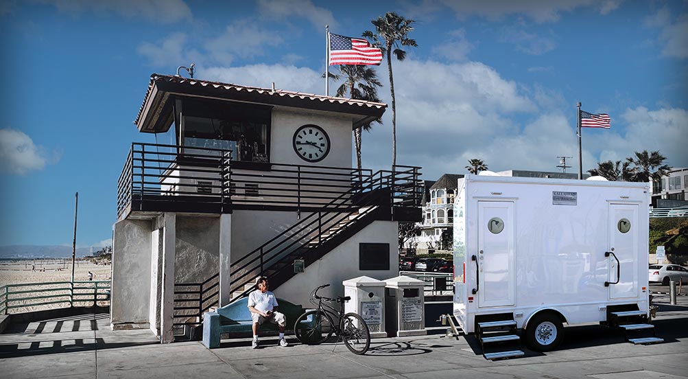 Fresh Pour Shower Trailer Near The Beach