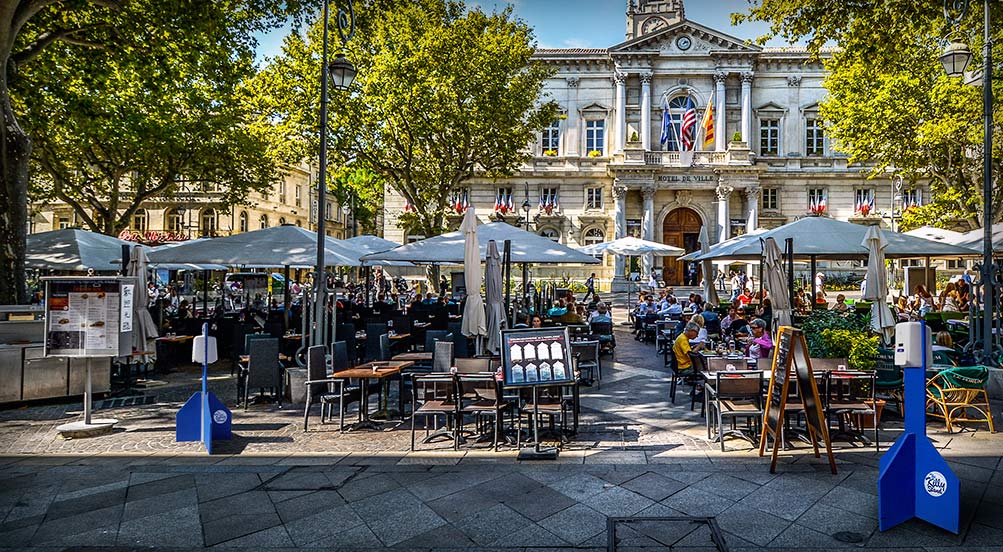 killy stand at outdoor restaurant or event