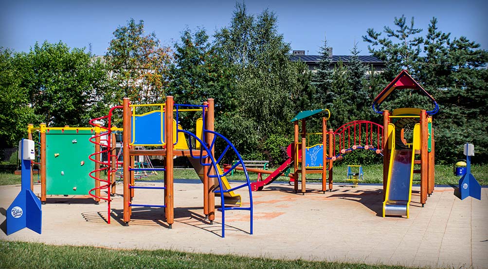 killy stand at playground