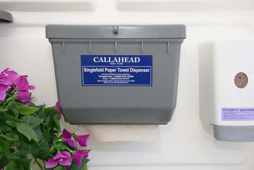 SINGLEFOLD PAPER TOWEL DISPENSER