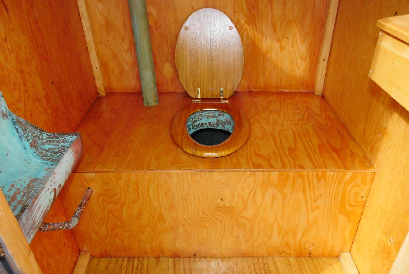 SOLID OAK WOODEN TOILET SEAT WITH BRASS HINGES