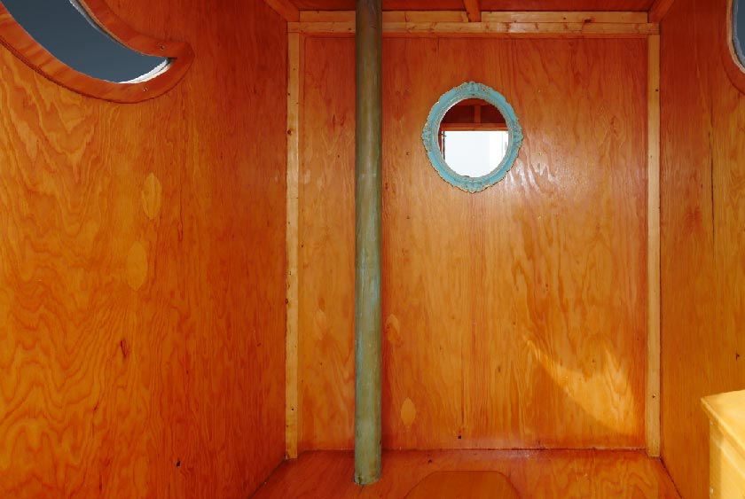 VINTAGE BRASS PATINA OVAL MIRROR FOR CONVENIENCE