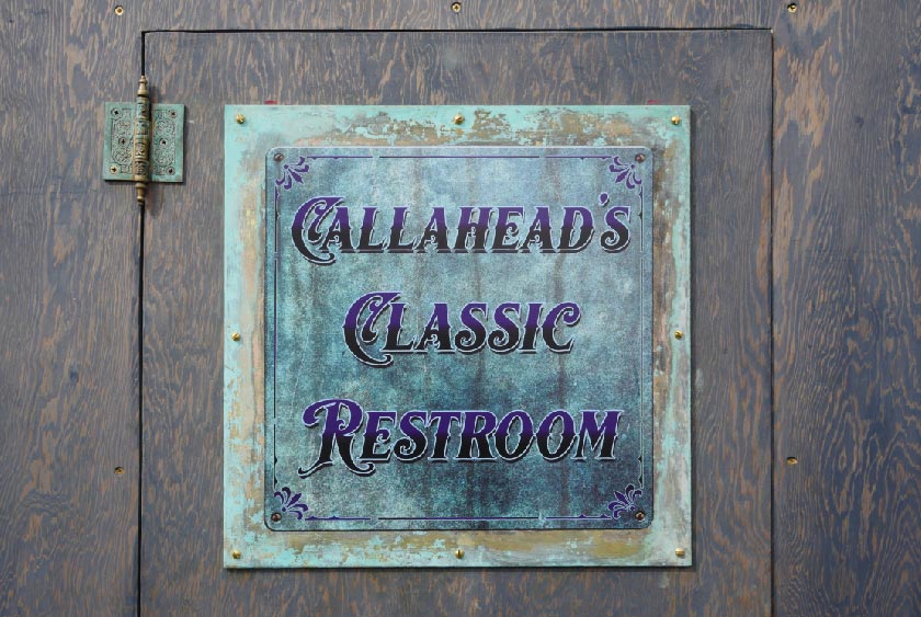 CHARMING CLASSIC SIGN WITH VINTAGE STYLE FONT