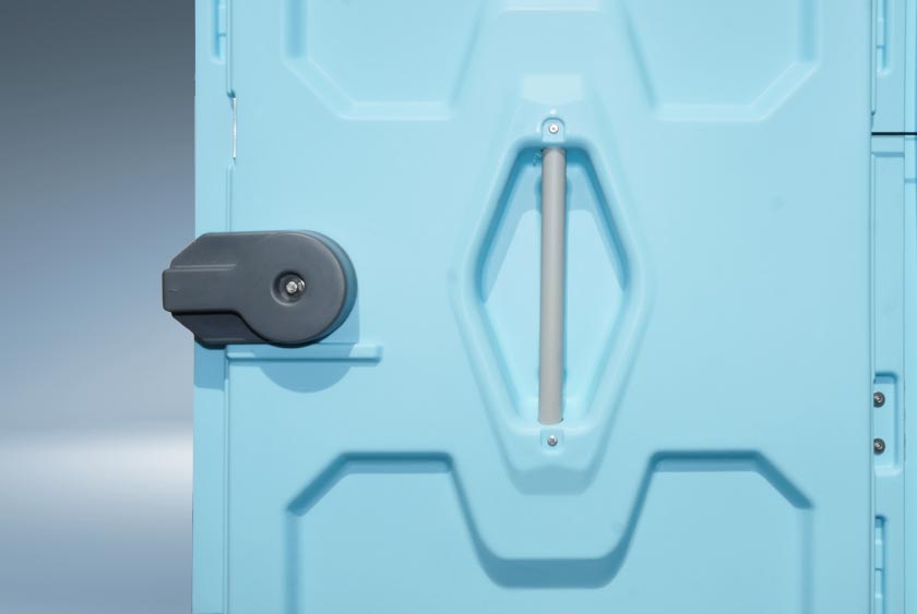 SELF CLOSING DOOR WITH OVERSIZED LOCKING KNOB & OCCUPANCY INDICATOR