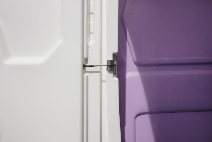 SELF CLOSING DOOR FOR PRIVACY AND CONVENIENCE