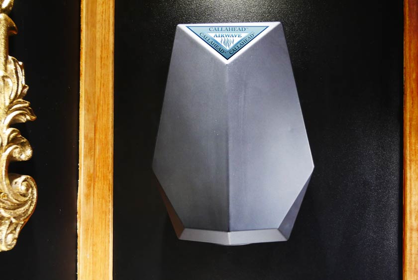 AIRWAVE™ HAND DRYER