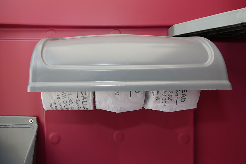 TRIPLE TOILET PAPER HOLDER WITH COVER