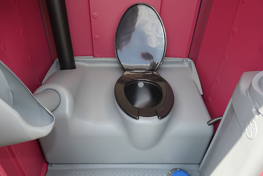 FLUSHING TOILET HAS A Comfortable Full Size Toilet Seat