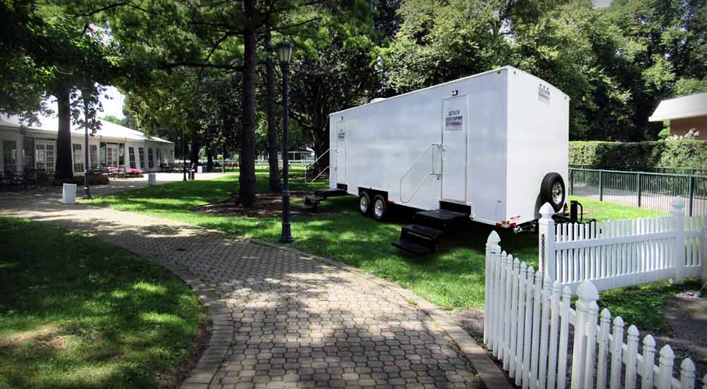 The BELMONT Luxury Restroom Trailer Manhattan
