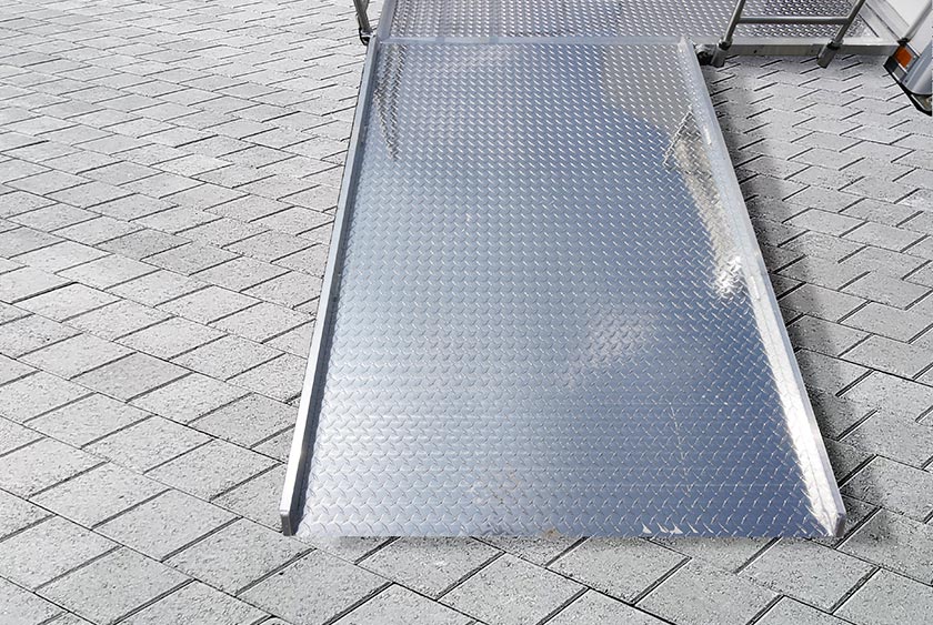 ADA COMPLIANT RAMP SYSTEM WITH HANDRAILS