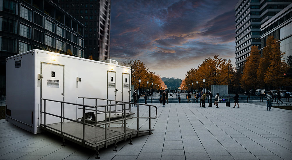 Indepedence Handicap Restroom Trailer In The City