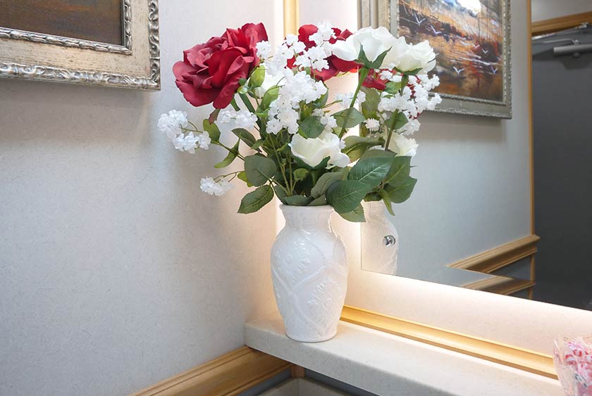 BEAUTIFUL FLORAL ARRANGEMENTS AVAILABLE