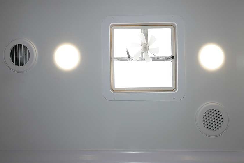 ELECTRIC FAN OPERATED VENT