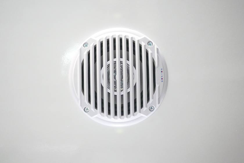 CENTRAL STEREO SYSTEM WITH AM/FM/CD PLAYER