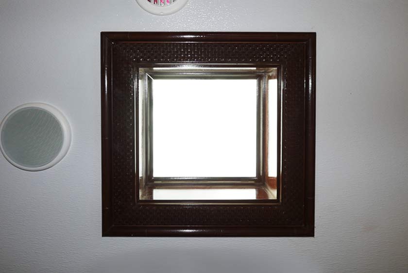 SKYLIGHT FIXTURE WITH WOOD TRIM