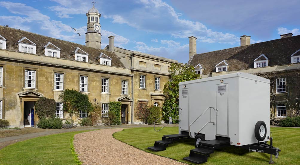 Restroom Trailer for Nuptials