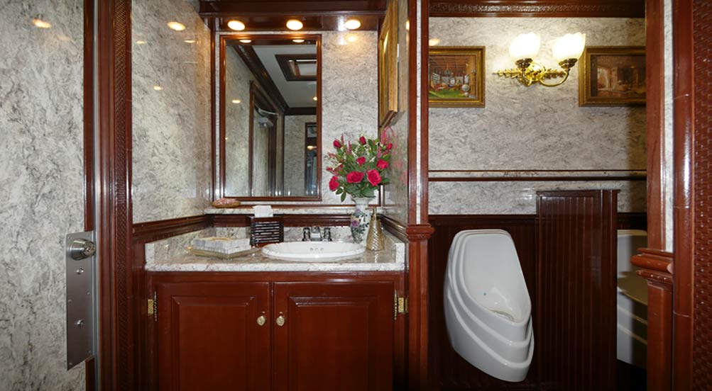Luxury Restroom Trailer in NYC