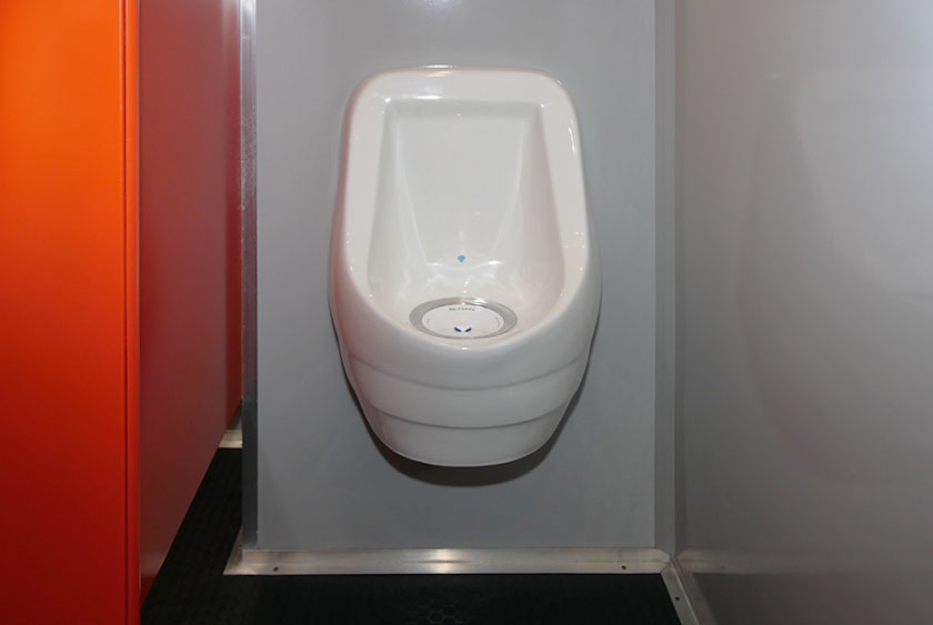 ODORLESS PORCELAIN URINAL FOR MEN