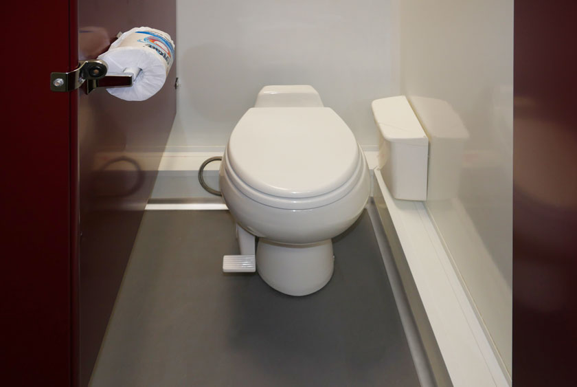 FULL SIZE PORCELAIN TOILETS WITH PEDAL FLUSH