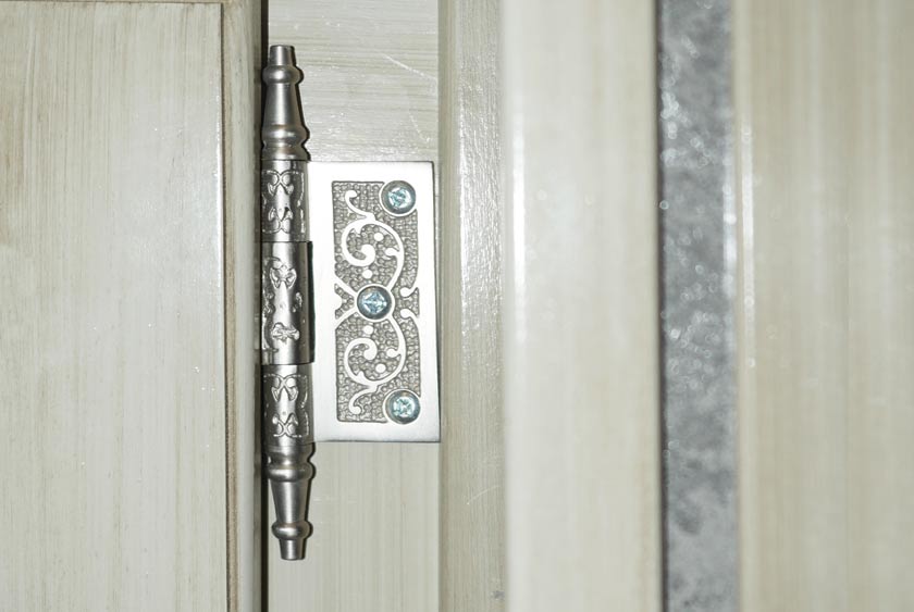 SATIN NICKEL STEEPLE HINGES