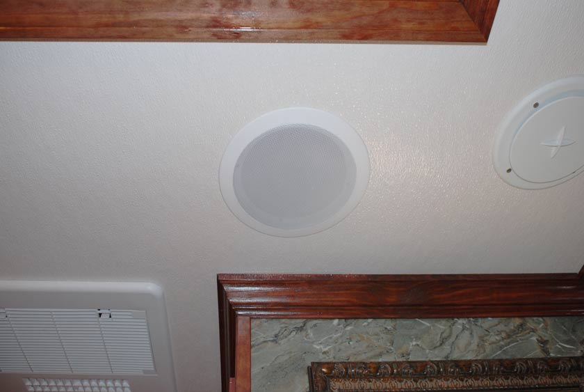 CENTRAL MUSIC SYSTEM WITH CEILING SPEAKERS