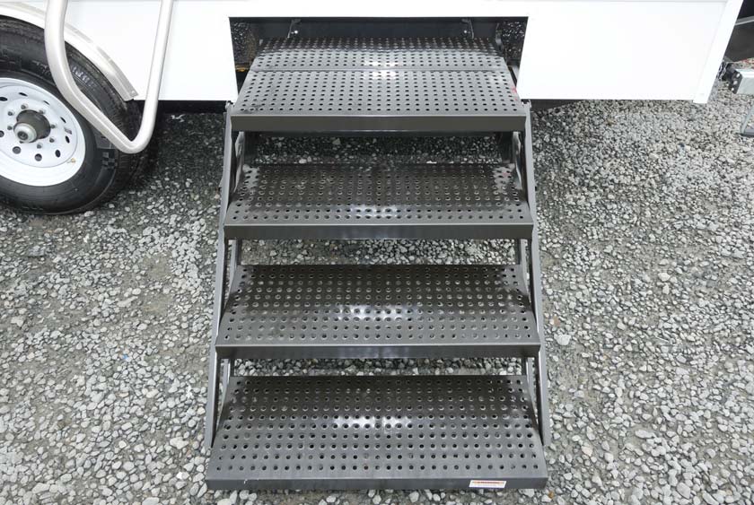 HEAVY DUTY STEPS WITH STAINLESS STEEL HANDRAILS
