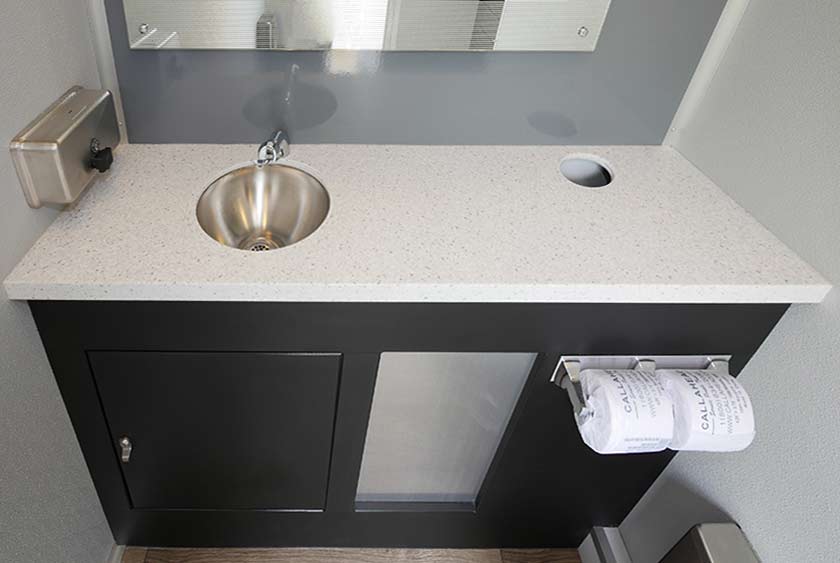 WIDE COUNTERTOPS PROVIDE AMPLE SPACE