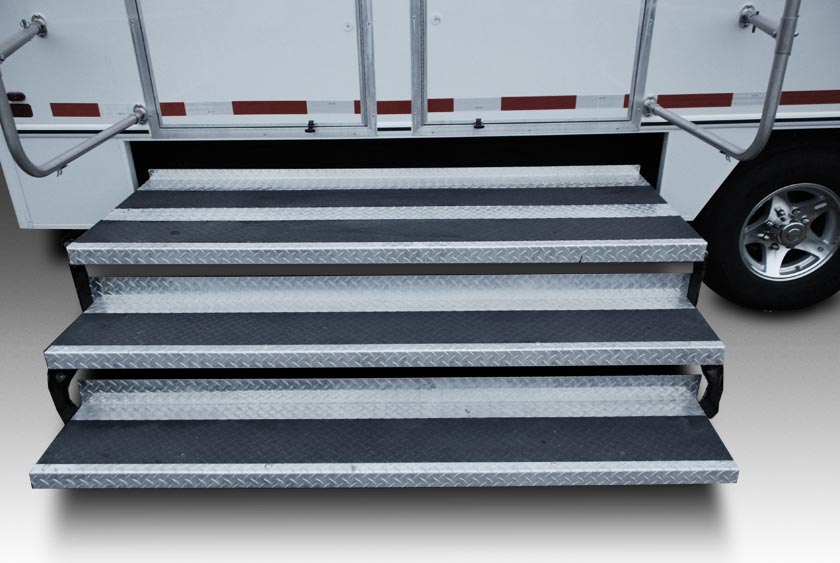 WIDE, NON-SLIP FLOATING STAIRCASE