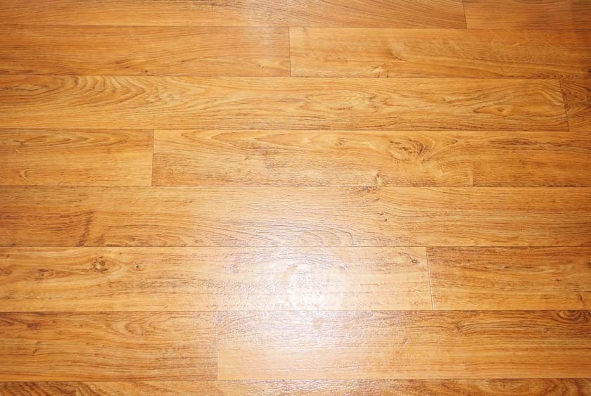 LAMINATE FLOORING THROUGHOUT