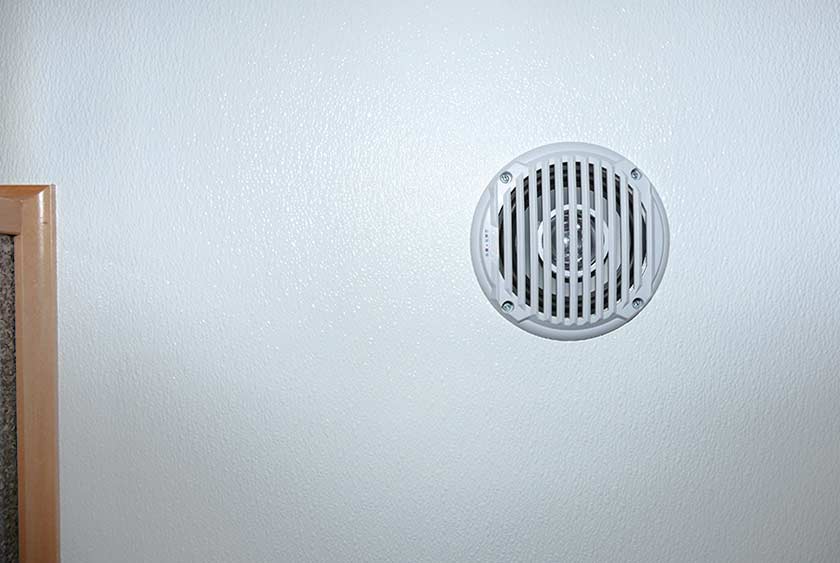 CENTRAL MUSIC SYSTEM WITH CEILING MOUNTED SPEAKERS