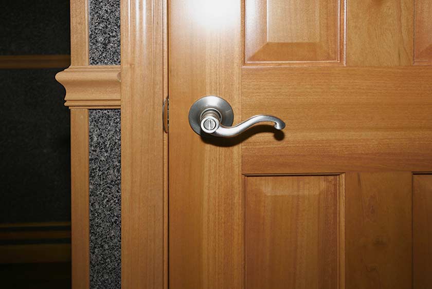 SOLID BRUSHED NICKEL HARDWARE