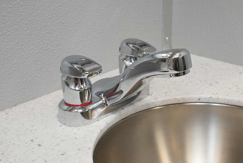 COMMERCIAL GRADE AUTOMATIC SHUTOFF FAUCETS