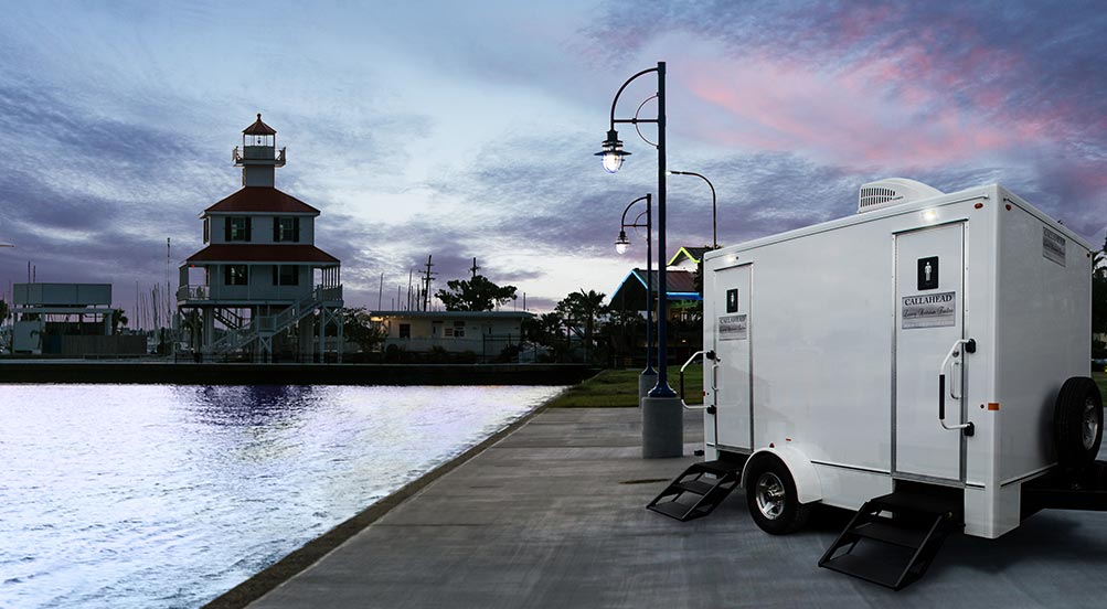 The Rosecliff Restroom Trailer By The Water