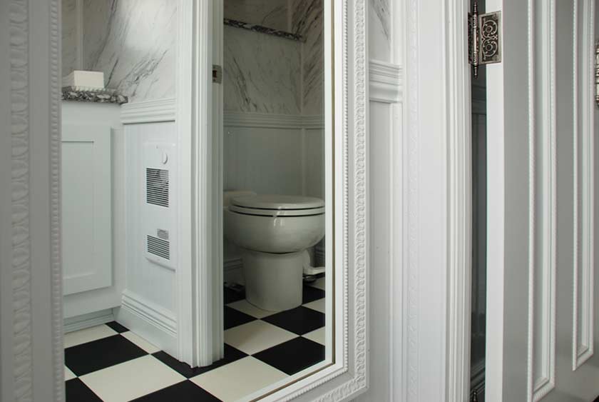 BLACK AND WHITE MOTIF THROUGHOUT EXUDES CLASSIC STYLE 