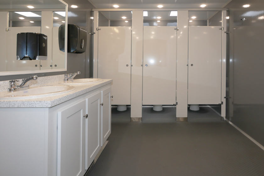 CLEAN DESIGN AND LINES