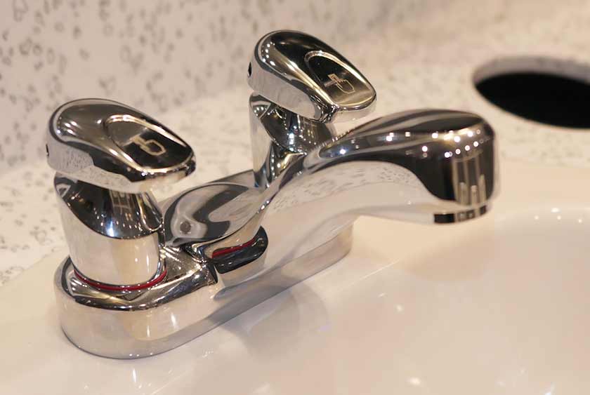 MOEN AUTOMATIC SHUTOFF FAUCETS WITH HOT AND COLD WATER