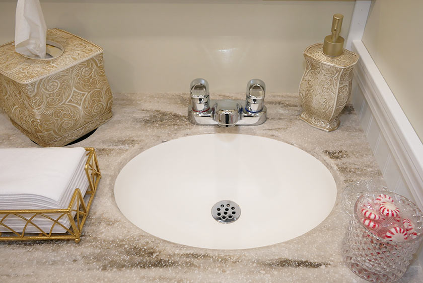 PORCELAIN SINKS WITH AUTOMATIC SHUTOFF FAUCETS